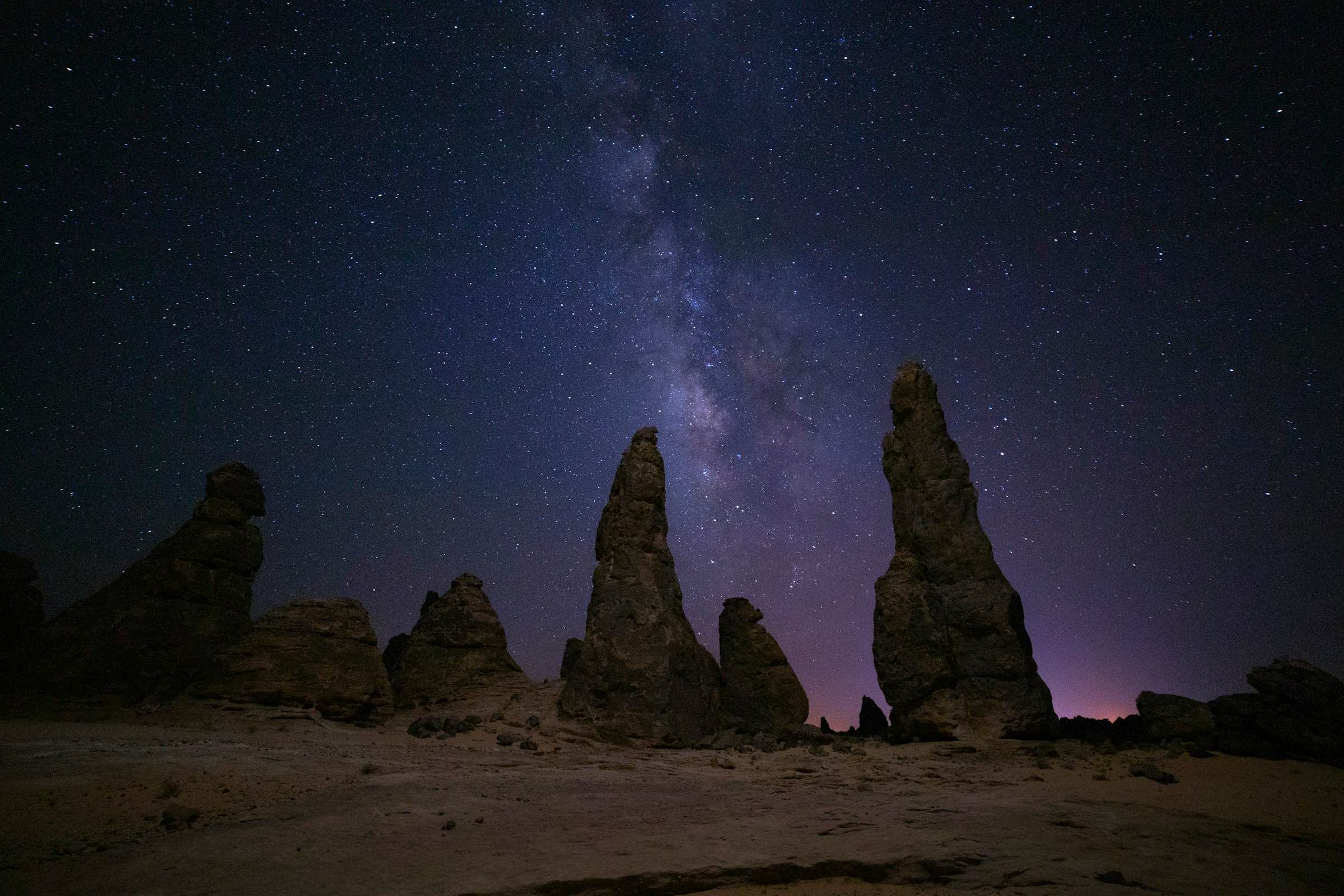 阿勒乌拉的星空与砂岩